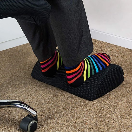 Bureau repose pieds arrondi chaussettes en rayures