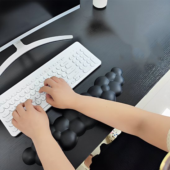 Repose poignet nuage noir clavier